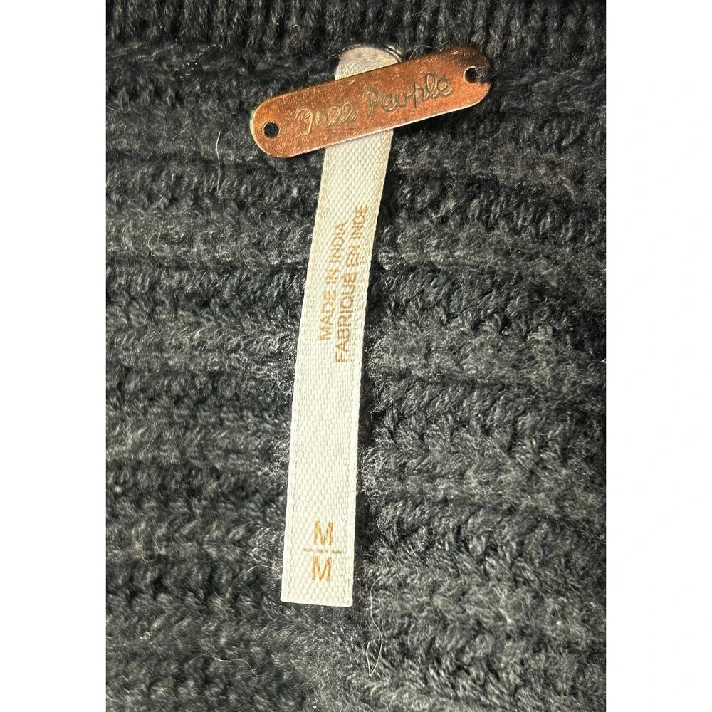 Free People Marlie Pullover sweater Knit V-neck collar Medium